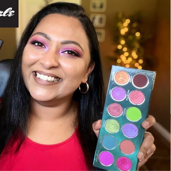 Sugar Drizzle "Hypernova" eyeshadow palette - Picture 4 of 9